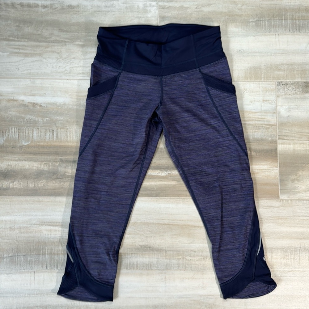 lululemon Athletica Run: Chase Me Crop, size 6 *NWOT*